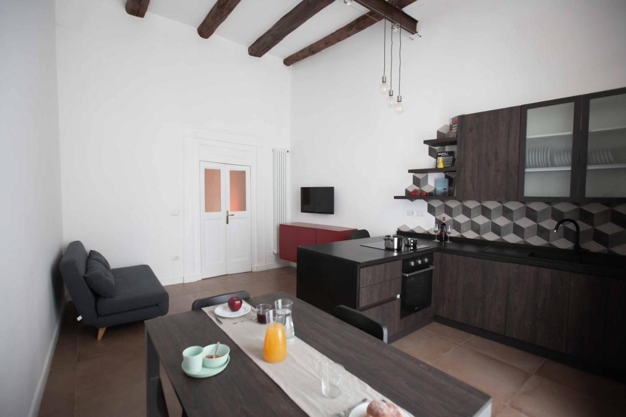 Domus Delia Luxury Apartment Nápoles Exterior foto